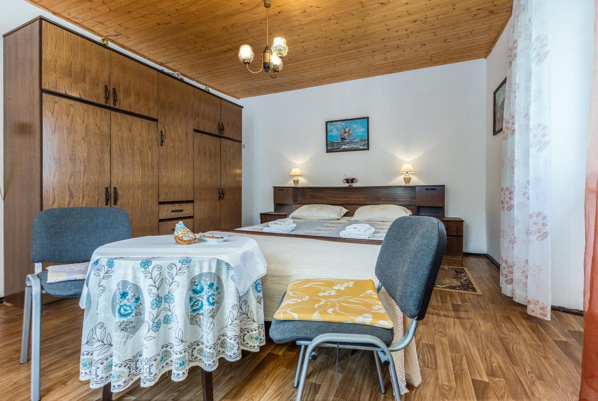 Guest House Robert I Mirna Bale Exteriér fotografie